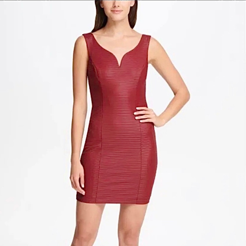 NWOT🌺 Guess 🌹Red/ Wine women’s Dress with V-Back, vsize 4, sleeveless, stretch